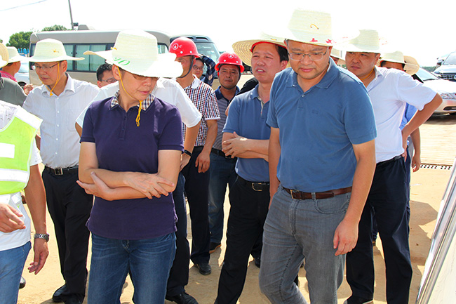 长沙市副市长廖建华调研我公司供管的岳麓污水处理厂尾水排放项目